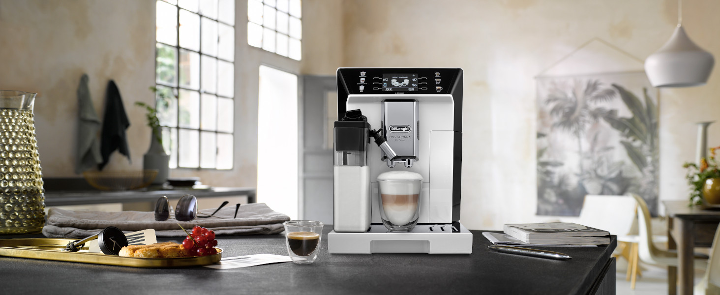 Кофемашина с системой подачи молока LatteCrema на 2 чашки, серая PrimaDonna Class De'Longhi