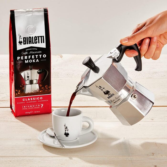 Кофеварка для эспрессо на 6 чашек Moka Express Bialetti