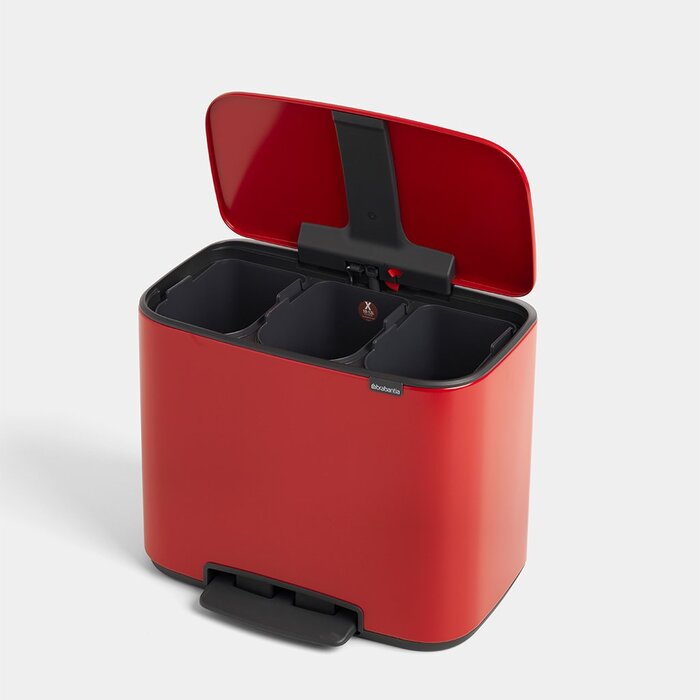 Мусорный бак с педалью 3х11 л красный трехсекционный Pedal Bin Bo Brabantia