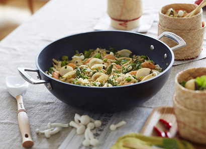 Сковорода вок 32 см Toughened Non-Stick Le Creuset