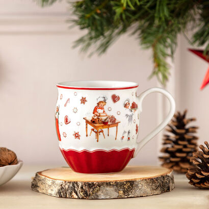 Кружка "Дети готовят рождественское печенье" 0,38 л Annual Christmas Edition 2023 Villeroy & Boch