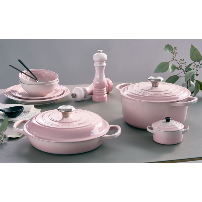 Shell Pink Le Creuset