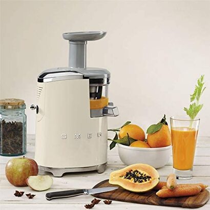 Соковыжималка Smeg SJF01CREU / 150 Вт / 1 л / пластик / белый