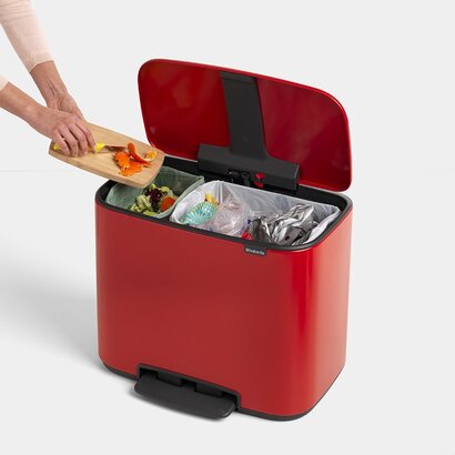 Мусорный бак с педалью 11+23 л красный двухсекционный Pedal Bin Bo Brabantia