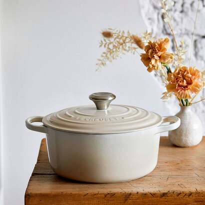 Кастрюля/жаровня 26 см Meringue Le Creuset