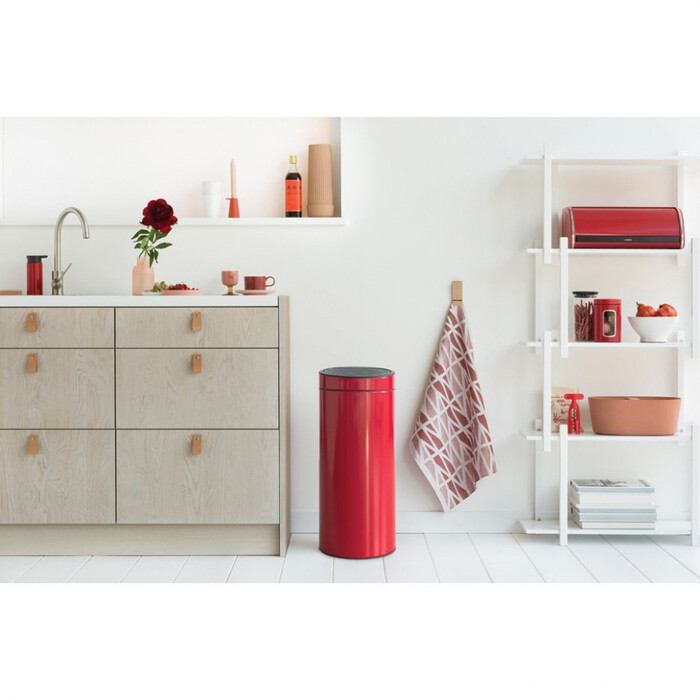 Мусорный бак 30 л красный Touch Bin Brabantia