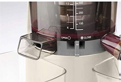 Соковыжималка Smeg SJF01CREU / 150 Вт / 1 л / пластик / белый