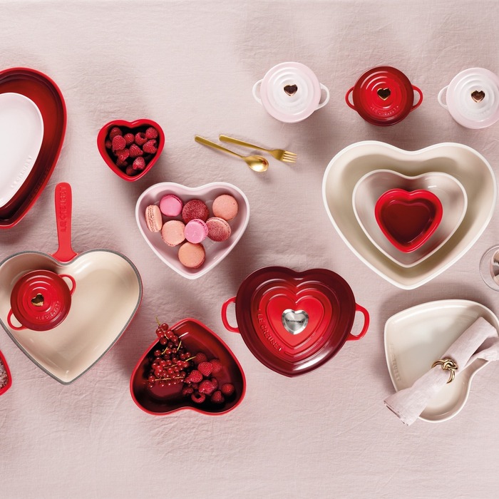 Блюдо сервировочное глубокое 30 см Meringue Heart Le Creuset