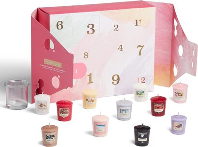 Набор ароматических свечей с чёрной вишней, 12 предметов Yankee Candle